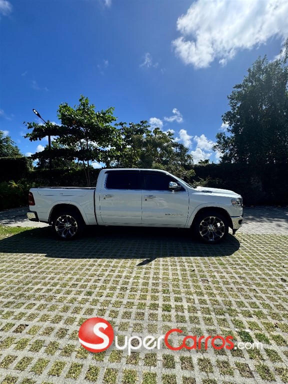 2019 Dodge Ram Laramie Longhorn — foto 8 / 12