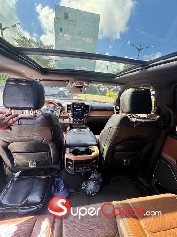 2019 Dodge Ram Laramie Longhorn — foto 12 / 12