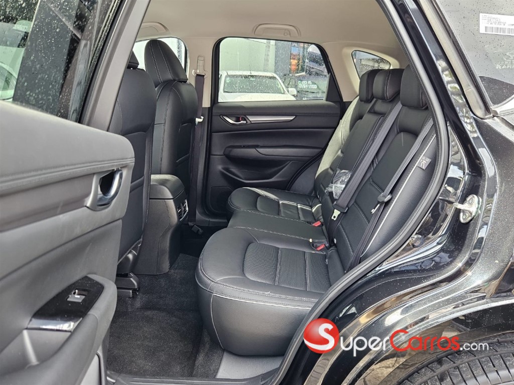 2027 Mazda CX-5 GS — foto 9 / 12