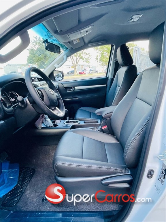 2025 Toyota Hilux 2.4 — foto 3 / 8