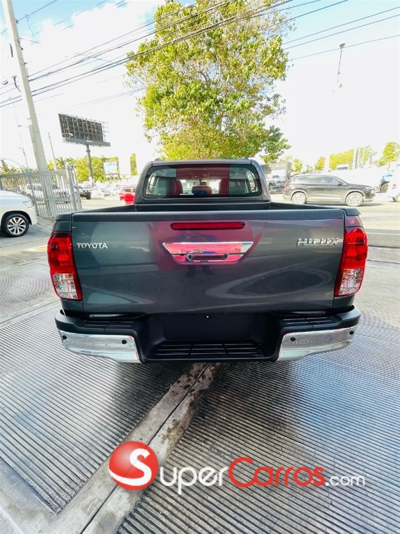 2025 Toyota Hilux 2.4 — foto 8 / 9