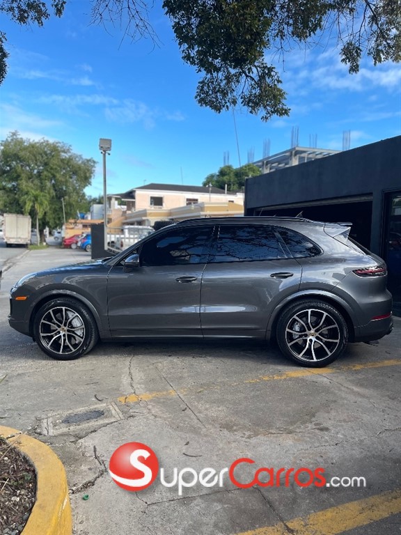 2019 Porsche Cayenne Turbo — foto 2 / 10