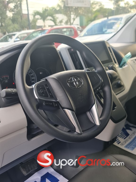 2026 Toyota Hiace — foto 5 / 9
