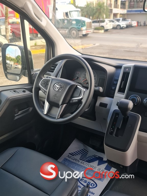 2026 Toyota Hiace — foto 7 / 9