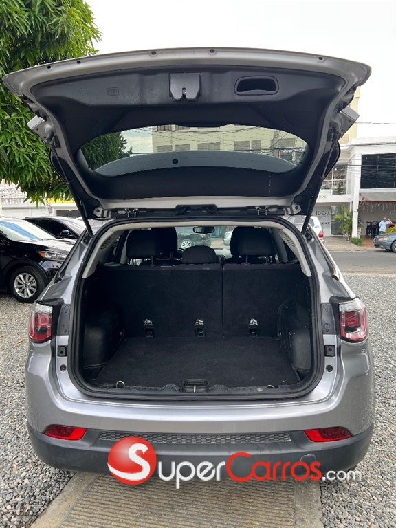 2017 Jeep Compass — foto 6 / 11