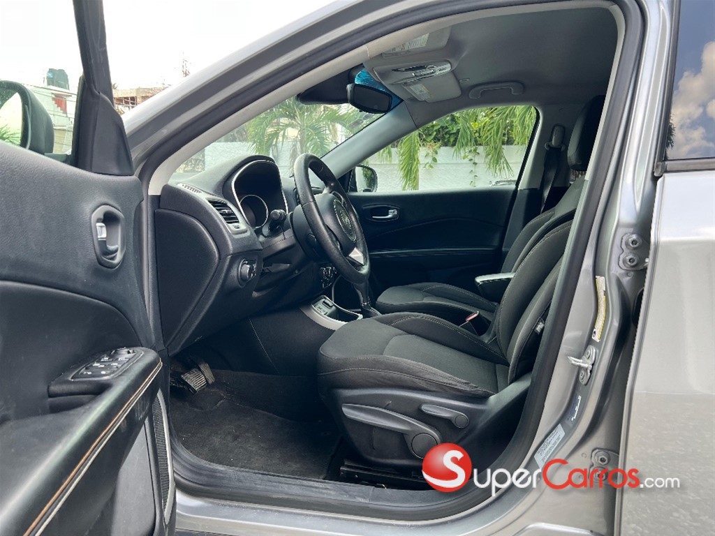 2017 Jeep Compass — foto 9 / 11