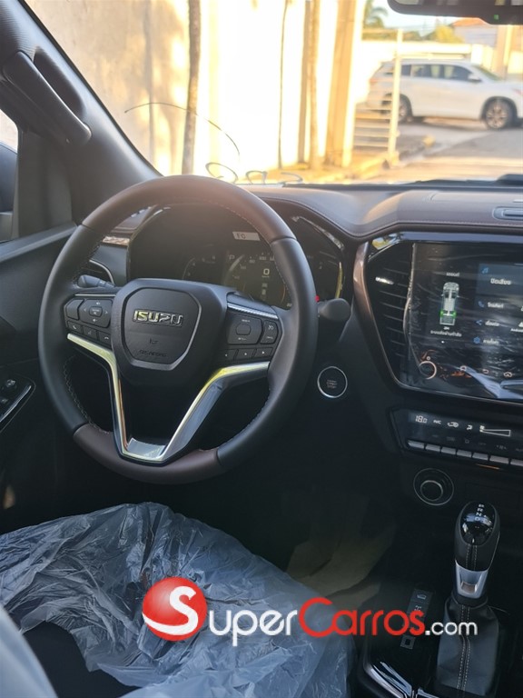 2026 Isuzu DMAX LSE — foto 8 / 10