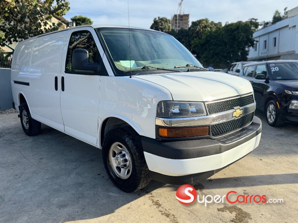 2020 Chevrolet Express G2500