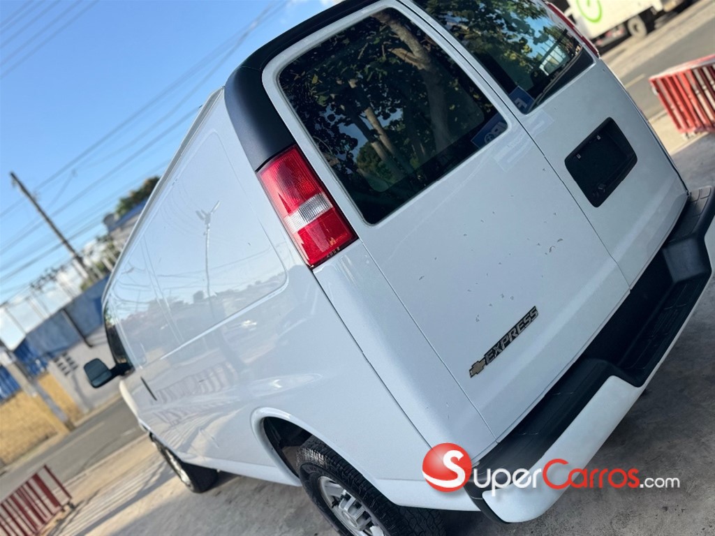 2020 Chevrolet Express G2500 — foto 5 / 12