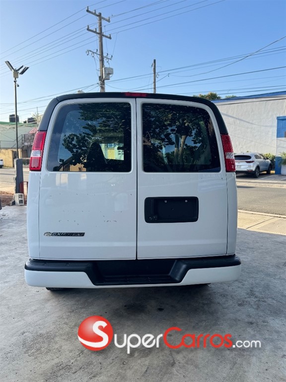 2020 Chevrolet Express G2500 — foto 6 / 12