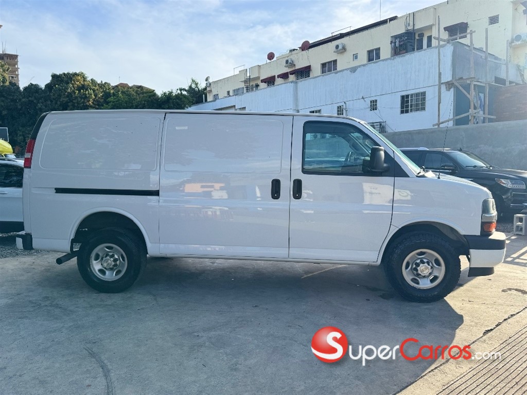 2020 Chevrolet Express G2500 — foto 8 / 12