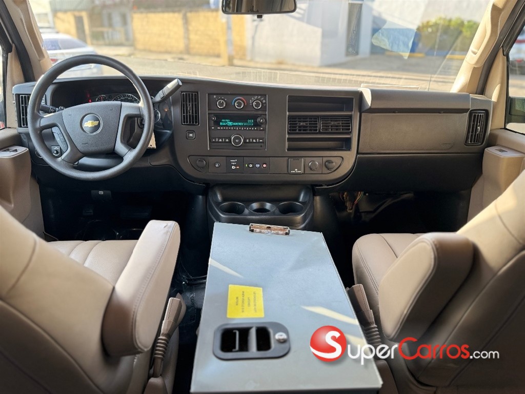 2020 Chevrolet Express G2500 — foto 10 / 12