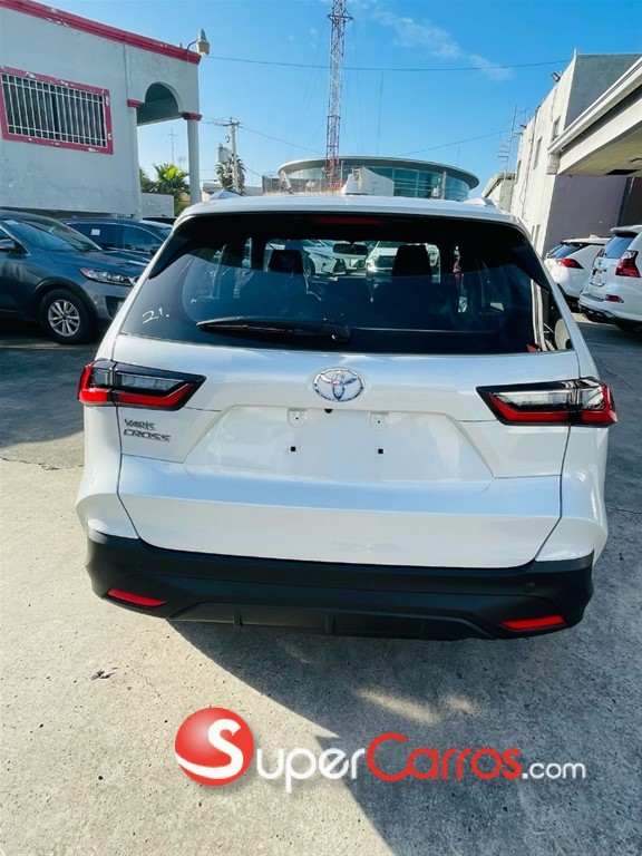 2025 Toyota Yaris Cross Full — foto 2 / 7