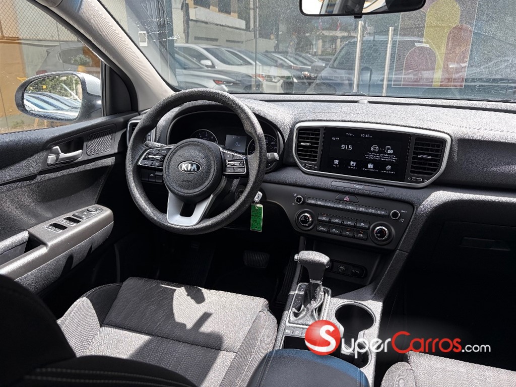 2020 Kia Sportage LX — foto 8 / 10