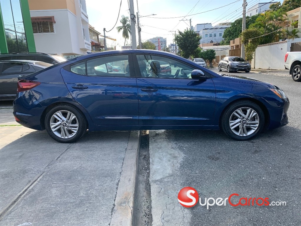 2019 Hyundai Elantra SEL — foto 8 / 10