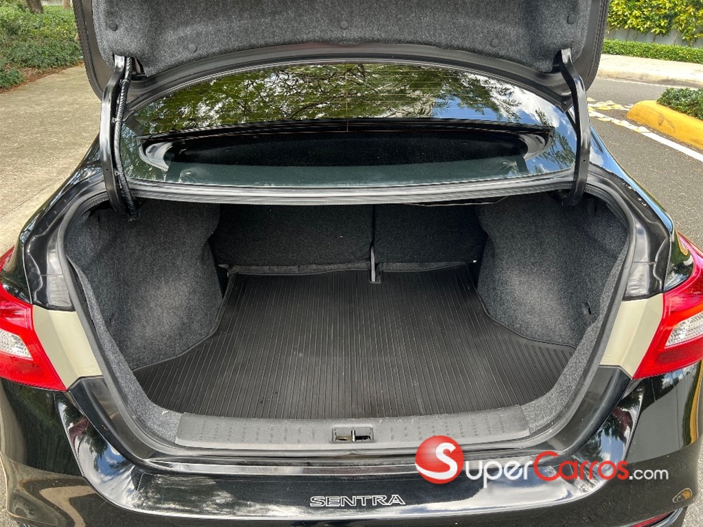 2019 Nissan Sentra SV — foto 8 / 9