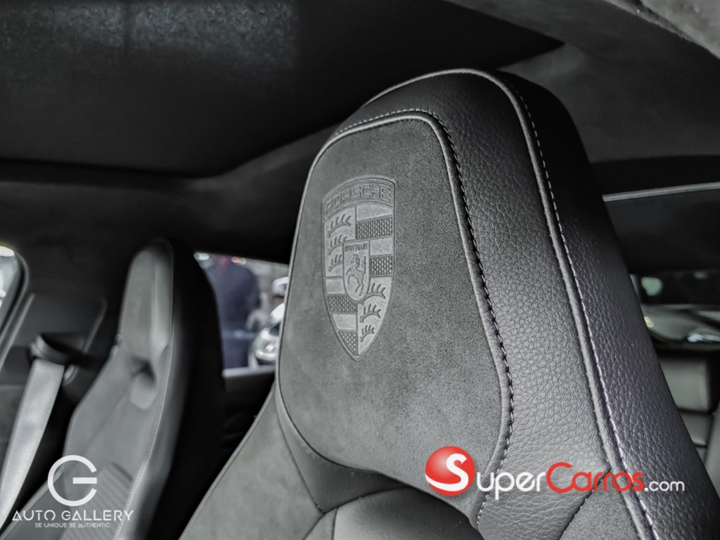 2025 Porsche Panamera GTS — foto 9 / 10