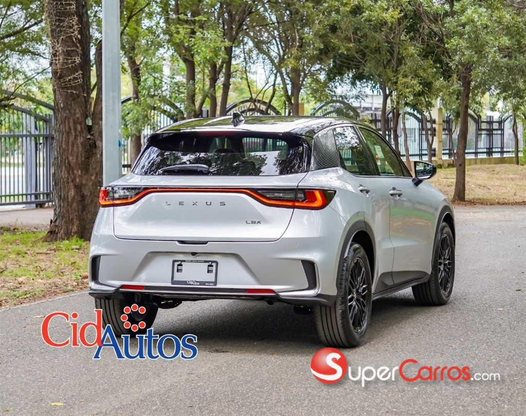 2025 Lexus LBX CoolSportHibrida — foto 3 / 12