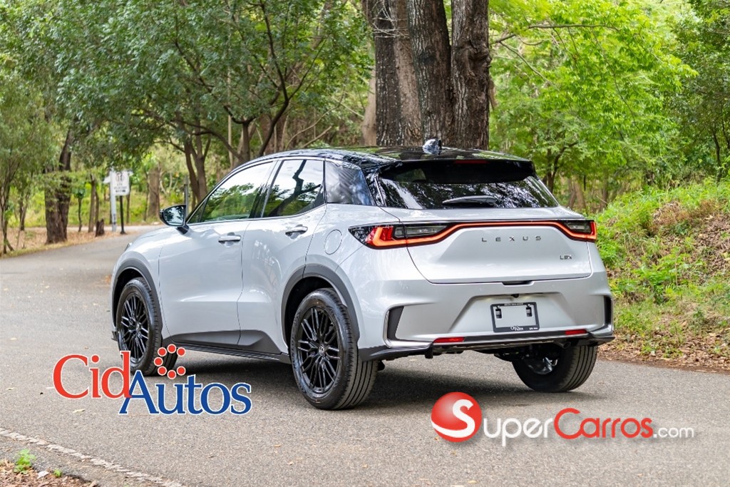 2025 Lexus LBX CoolSportHibrida — foto 4 / 12