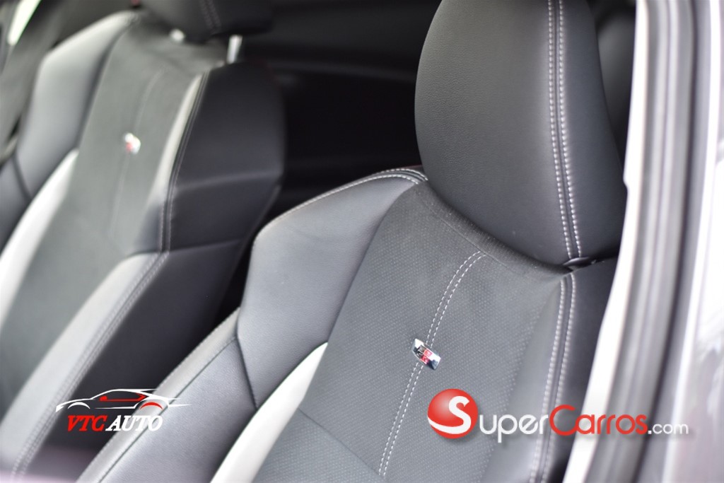 2019 Toyota VITZ GR Sport — foto 8 / 12