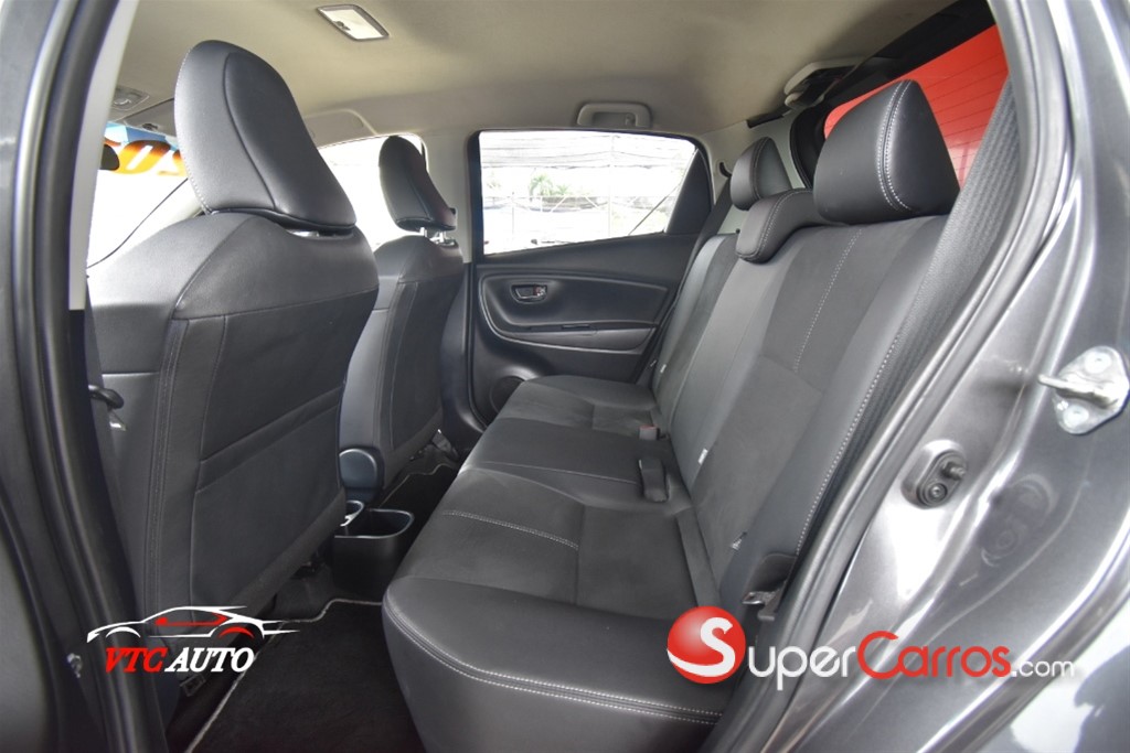 2019 Toyota VITZ GR Sport — foto 9 / 12
