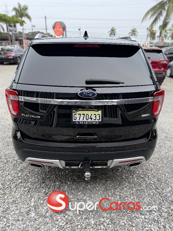 2016 Ford Explorer Platinum — foto 5 / 11