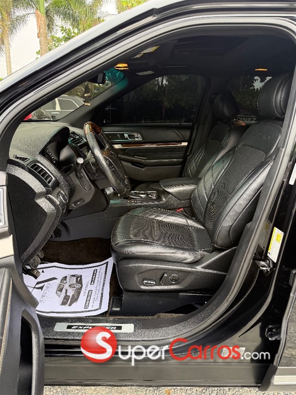 2016 Ford Explorer Platinum — foto 7 / 11