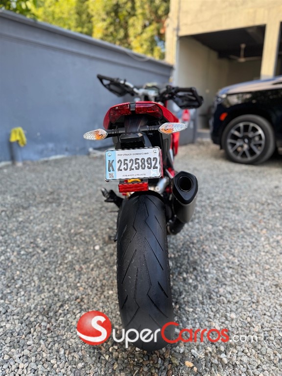 2016 Ducati Hypermotard — foto 11 / 12