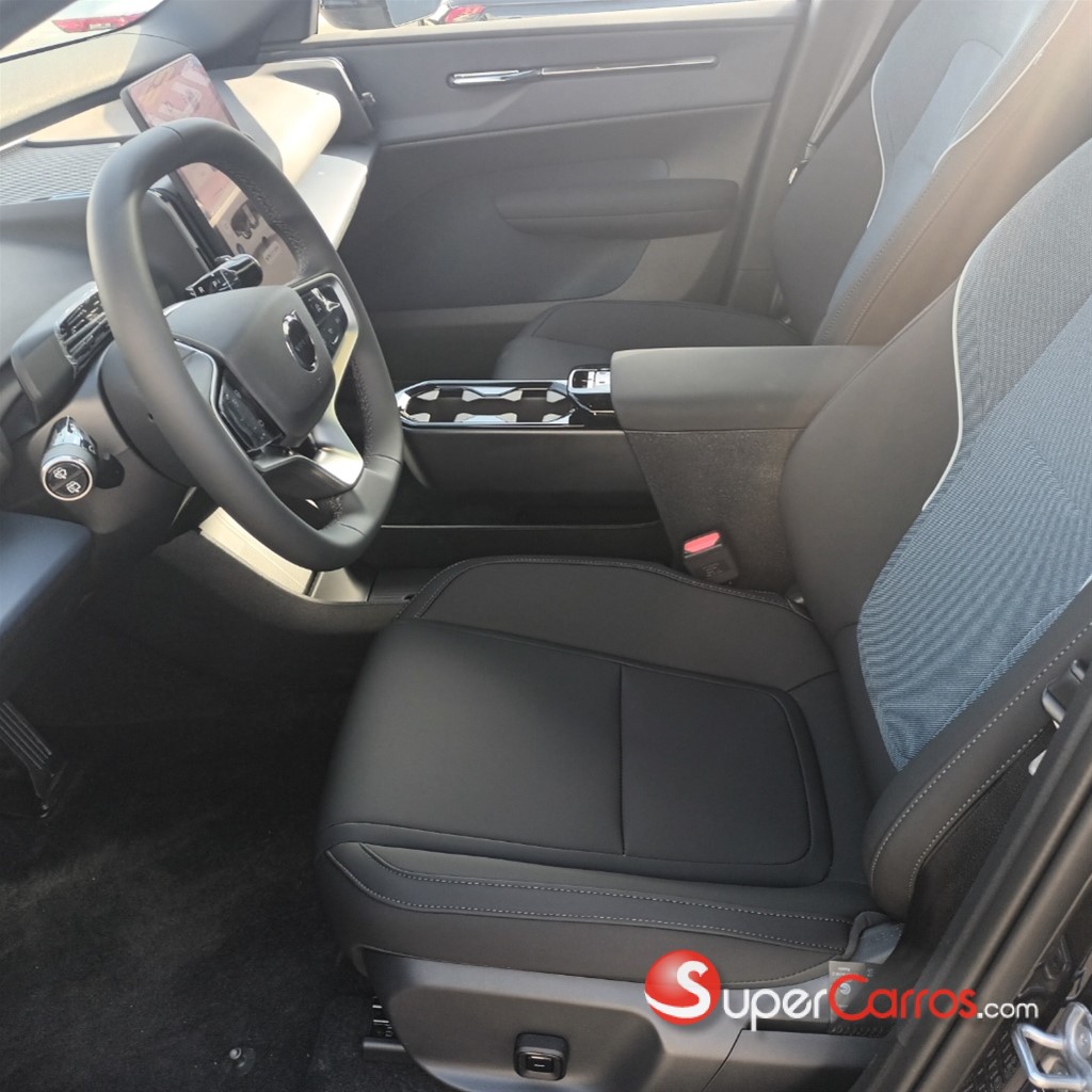 2025 Volvo EX30 — foto 4 / 10