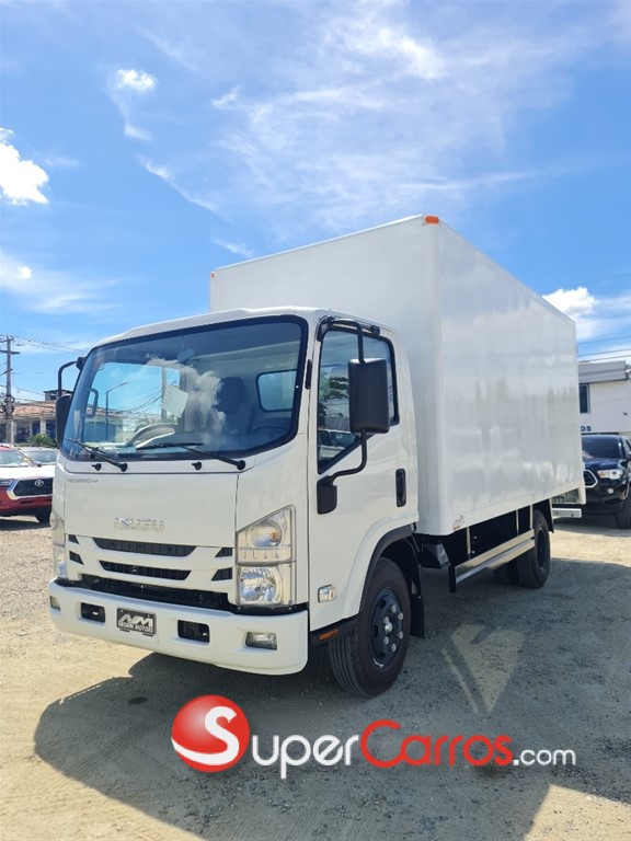 2025 Isuzu NPR 14 pies