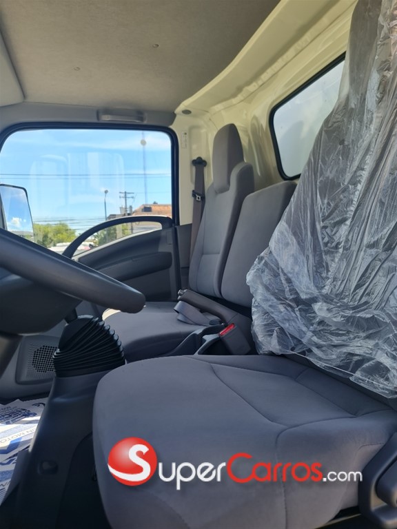 2025 Isuzu NPR 14 pies — foto 6 / 7