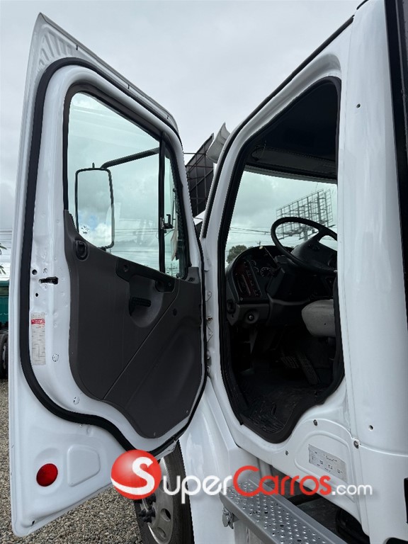 2008 Freightliner M2-106 — foto 4 / 6