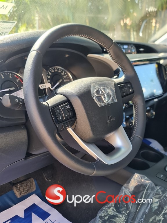 2025 Toyota Hilux SRX — foto 5 / 8