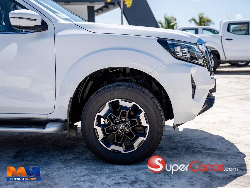 2025 Nissan Frontier LE — foto 4 / 8
