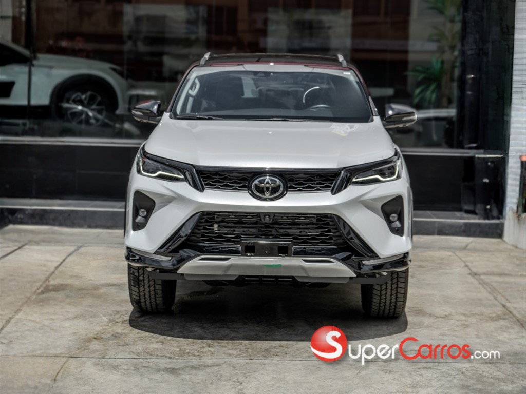 2026 Toyota Fortuner SRV TSS