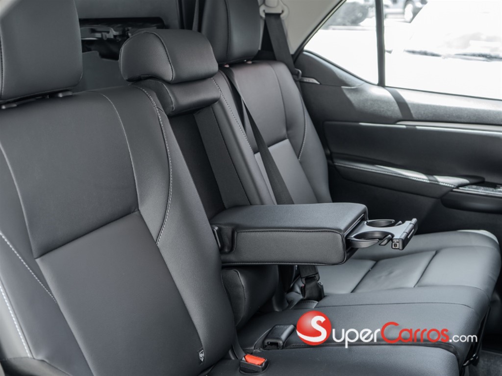 2026 Toyota Fortuner SRV TSS — foto 8 / 8