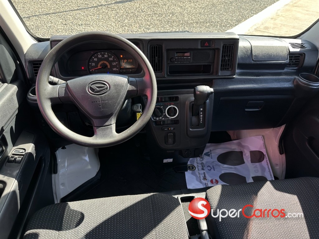 2020 Daihatsu Hijet — foto 9 / 10