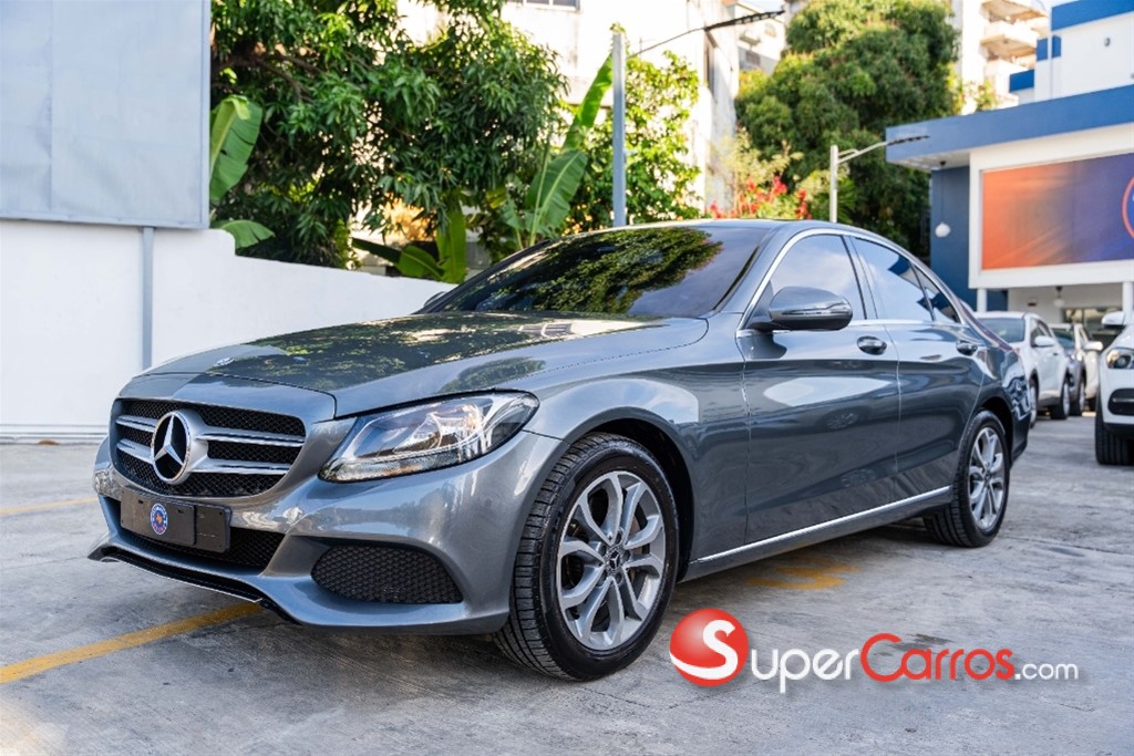 2017 Mercedes-Benz Clase C 250 — foto 2 / 11