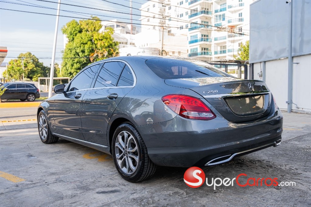 2017 Mercedes-Benz Clase C 250 — foto 3 / 11