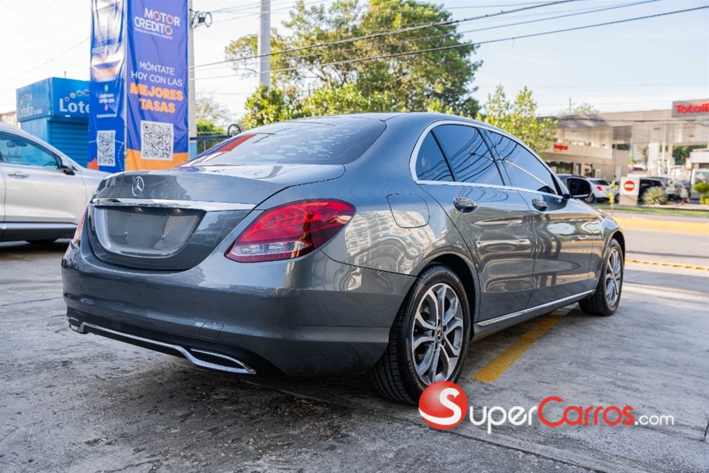 2017 Mercedes-Benz Clase C 250 — foto 4 / 11