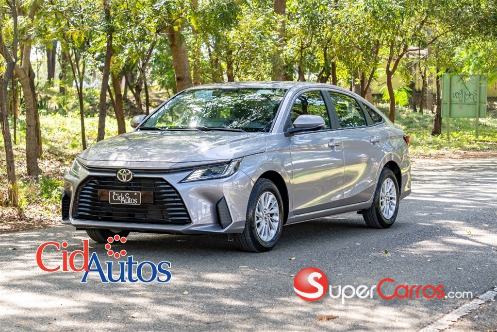 2026 Toyota Yaris E — foto 2 / 11