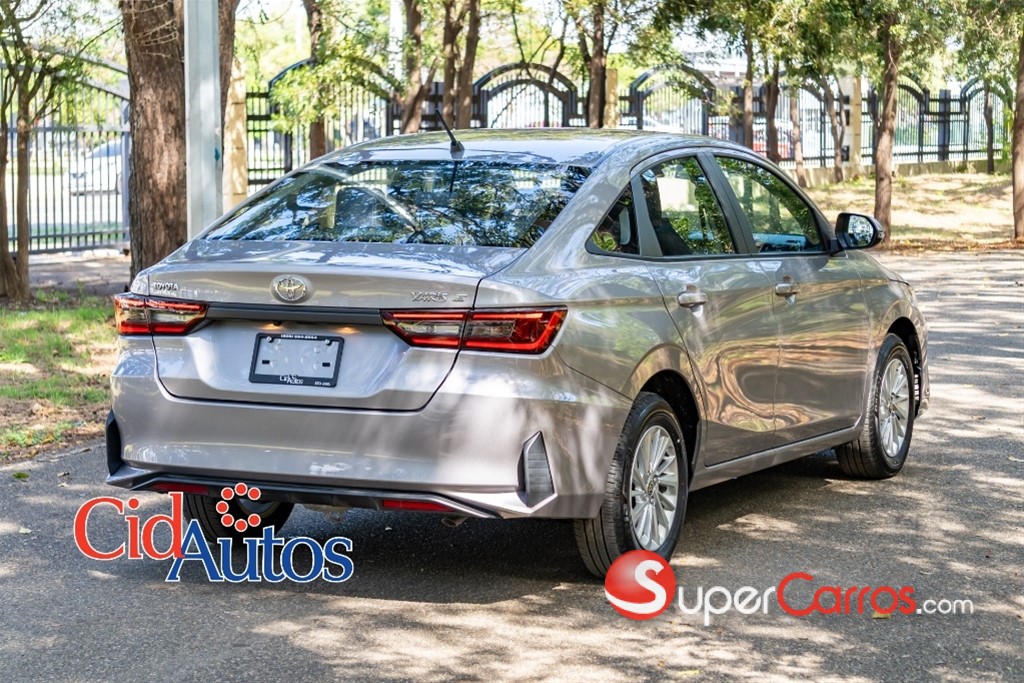 2026 Toyota Yaris E — foto 3 / 11