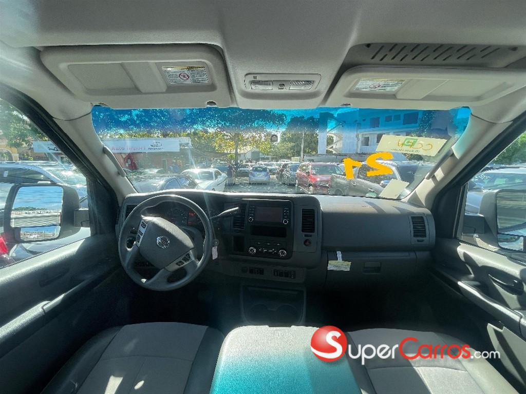 2021 Nissan NV 2500 — foto 9 / 11