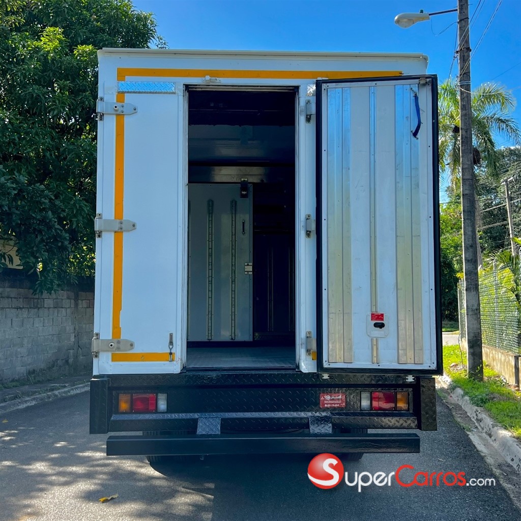 2026 Isuzu NPR 14 pies — foto 8 / 12