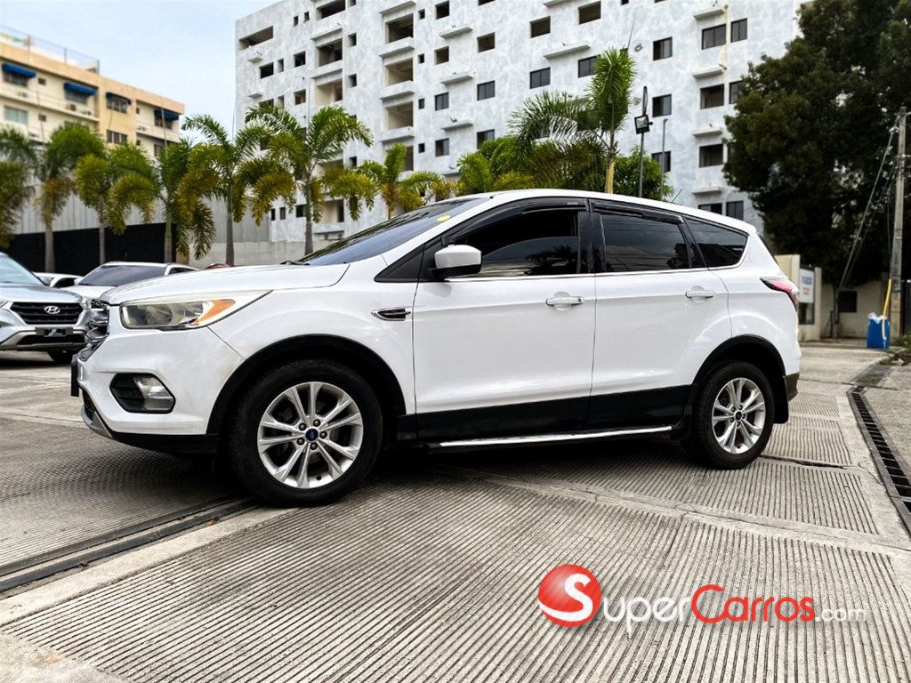 2017 Ford Escape SE — foto 2 / 9