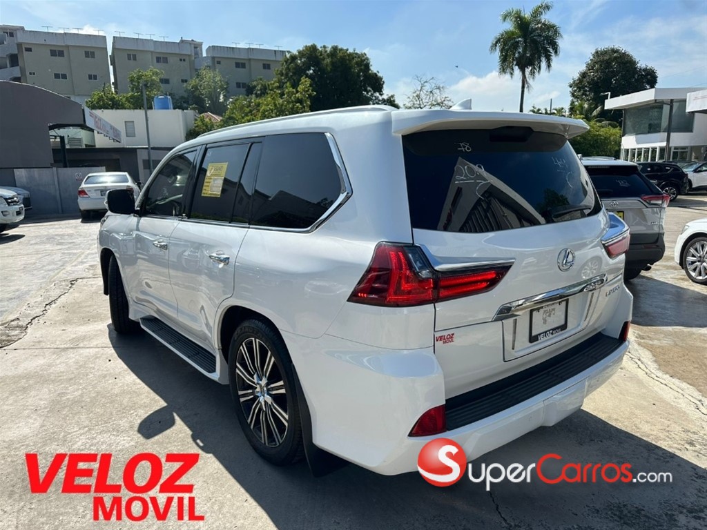 2019 Lexus LX 570 — foto 4 / 8