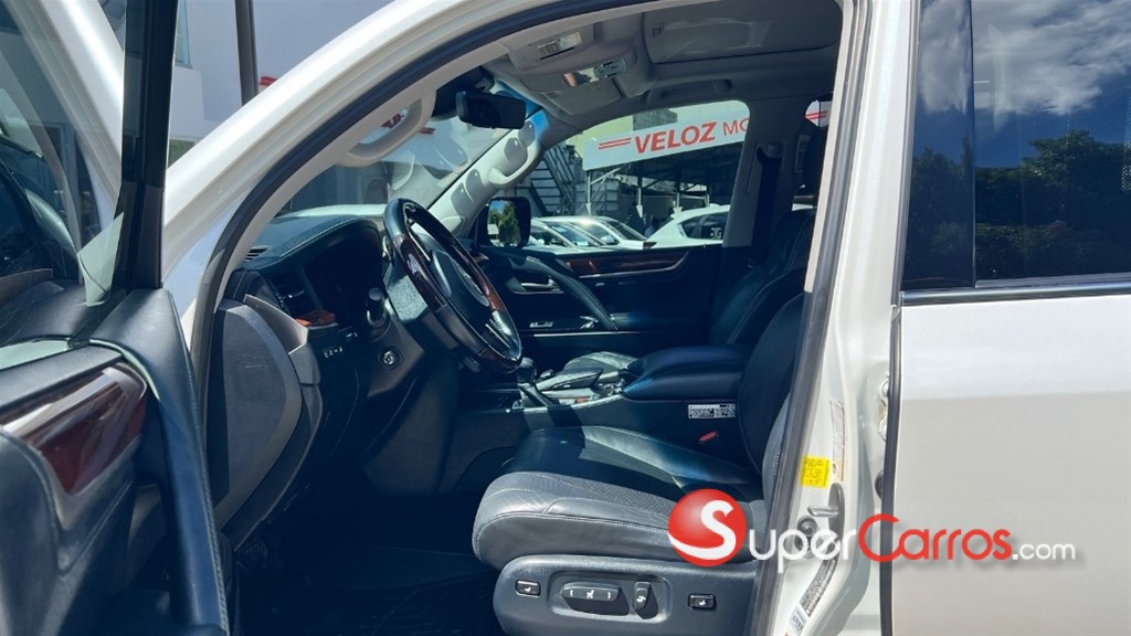 2019 Lexus LX 570 — foto 5 / 8