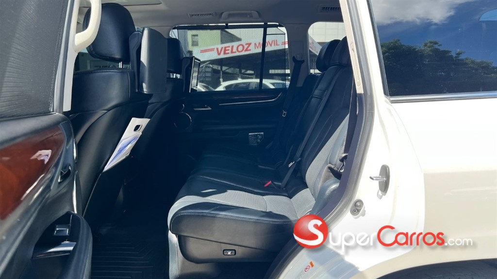 2019 Lexus LX 570 — foto 6 / 8