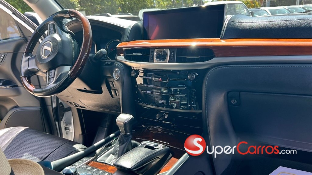 2019 Lexus LX 570 — foto 7 / 8