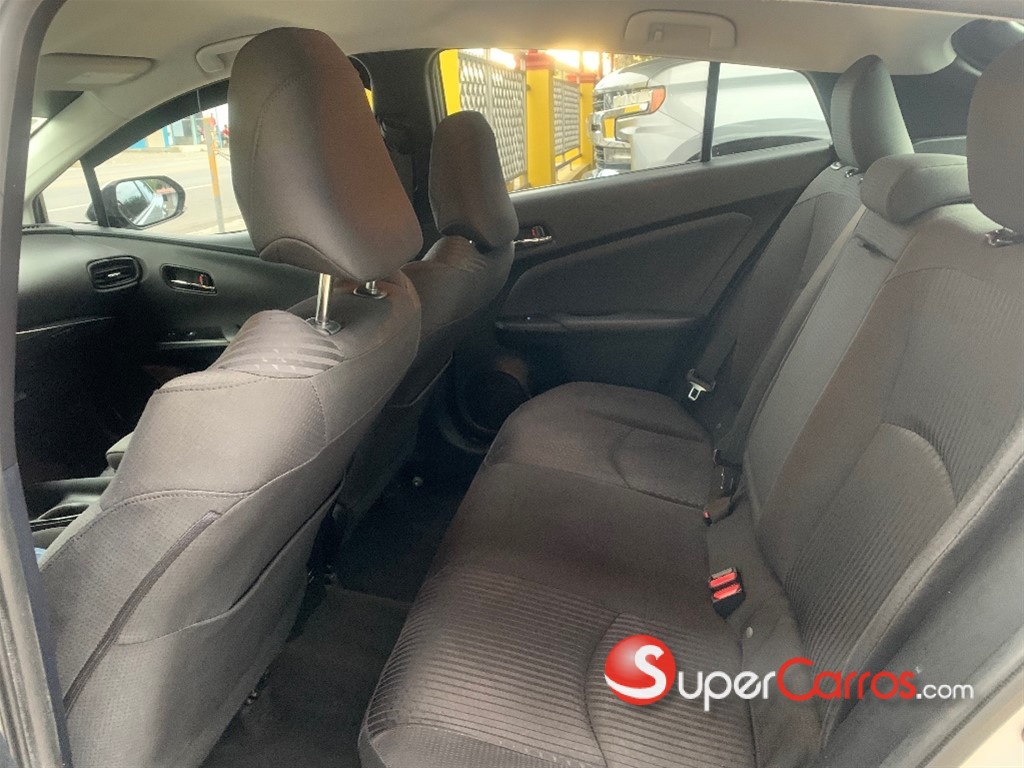 2016 Toyota Prius Hybrid — foto 4 / 9